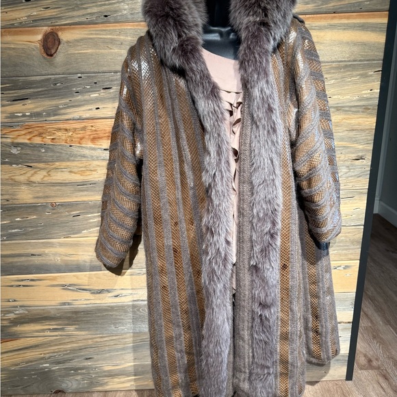 ElegantFur Trimmed Coat cashmere and python skin